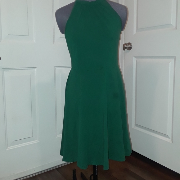 Green Flowy Dress - Picture 5 of 6